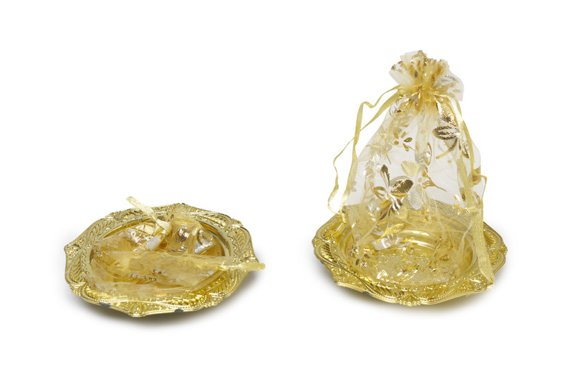 LEMBRANCINHA BANDEJA PLAST RED SACO OURO  X12